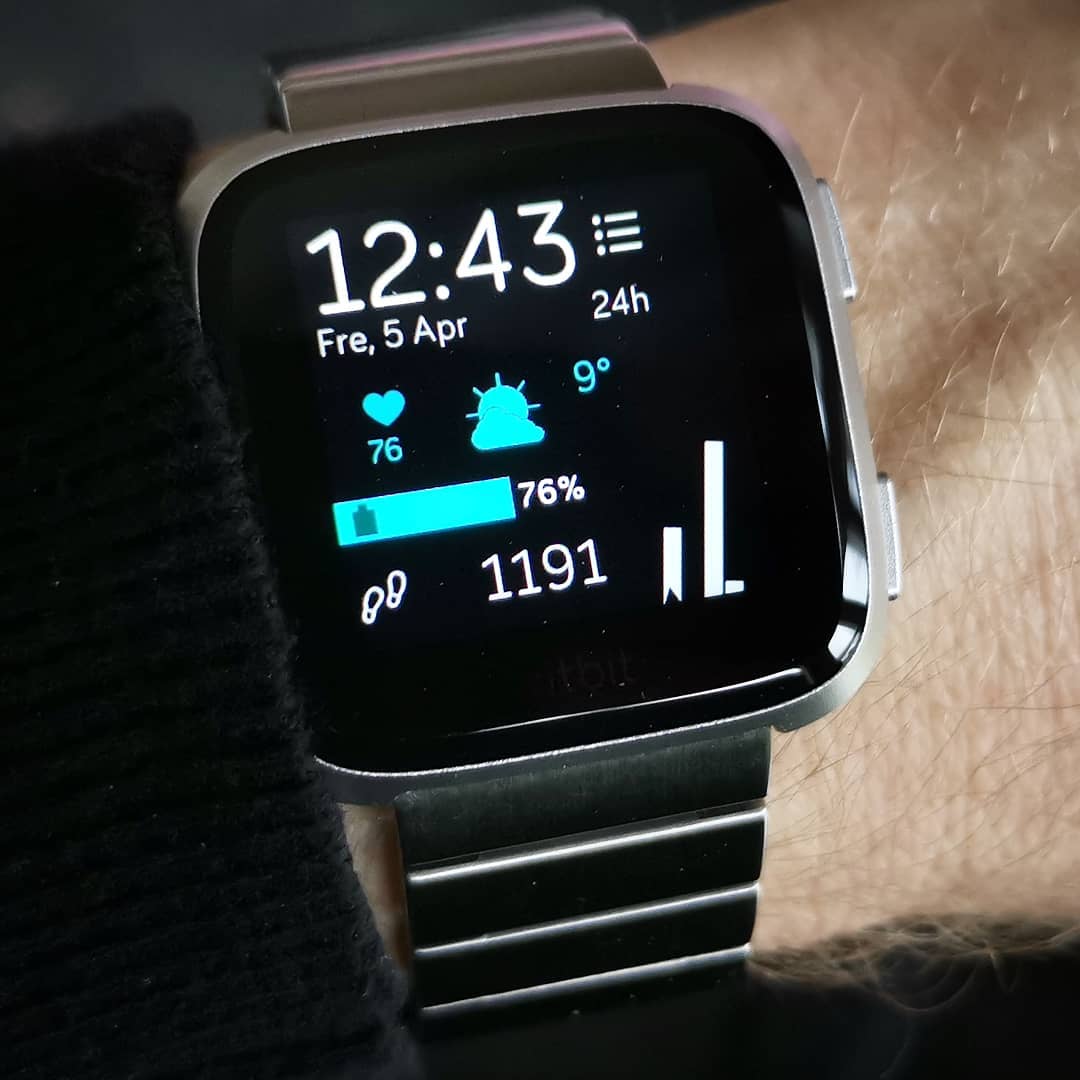 Angled - Fitbit Clock Face on Fitbit Versa